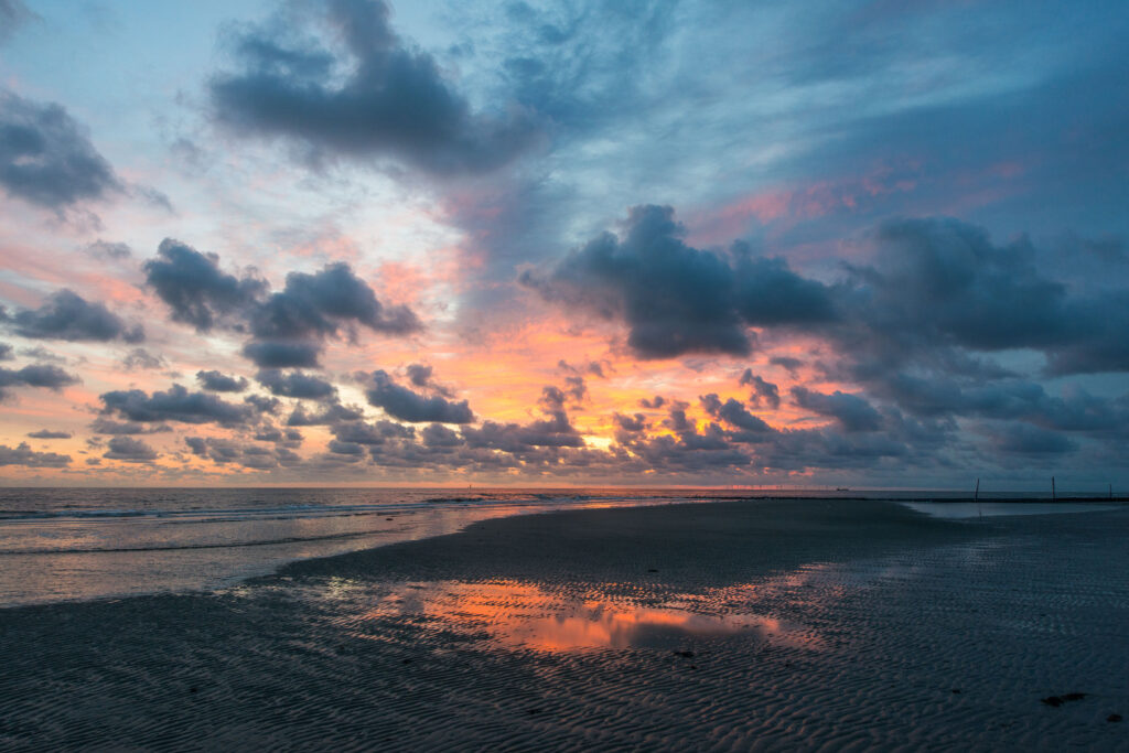 Morgenstimmung oder Mordenröte vor Sonnenaufgang auf Wangerooge