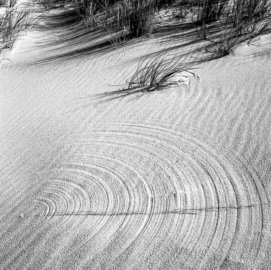 Sandzeichnung Zirkel im Dünensand