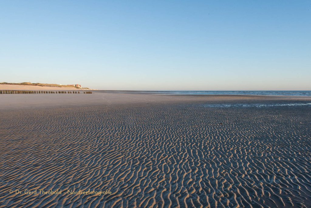 Nordseefoto von Rippelmarken auf dem Strand von Wangerooge